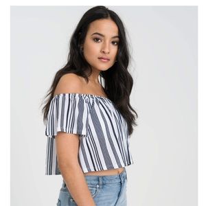 Off shoulder Crop Top